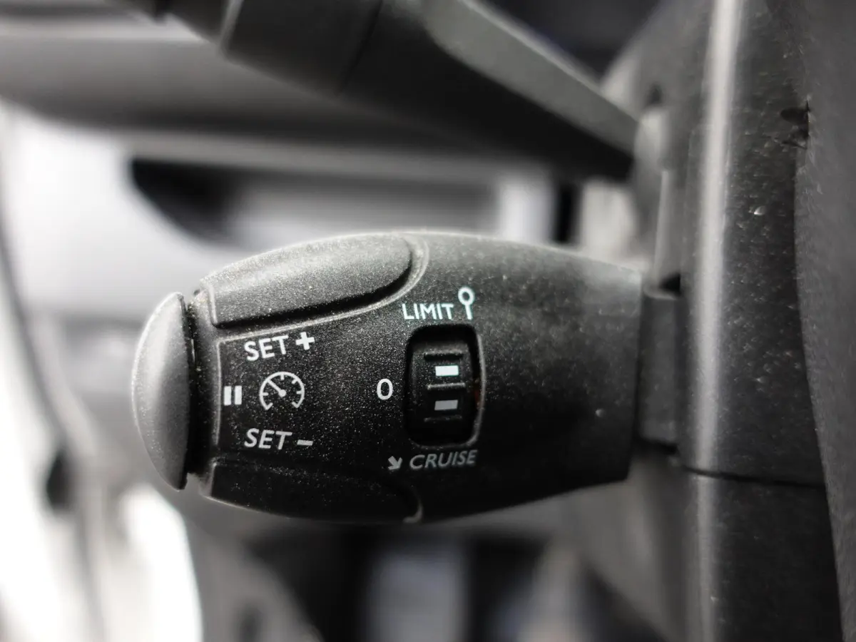 1.5 CDTI L2H1 9persoons PERSONENBUS Prijs incl. BTW/BPM Cruise Control  Parkeersensoren Achter  Bluetooth Airco Voor en Achter  Schuifdeur Rechts en Links
