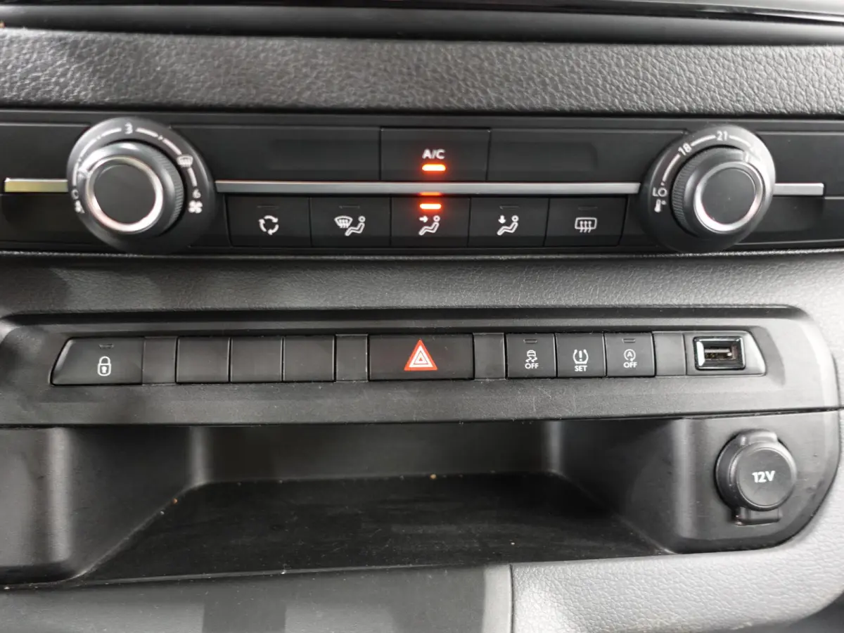 1.5 CDTI L2H1 9persoons PERSONENBUS Prijs incl. BTW/BPM Cruise Control  Parkeersensoren Achter  Bluetooth Airco Voor en Achter  Schuifdeur Rechts en Links