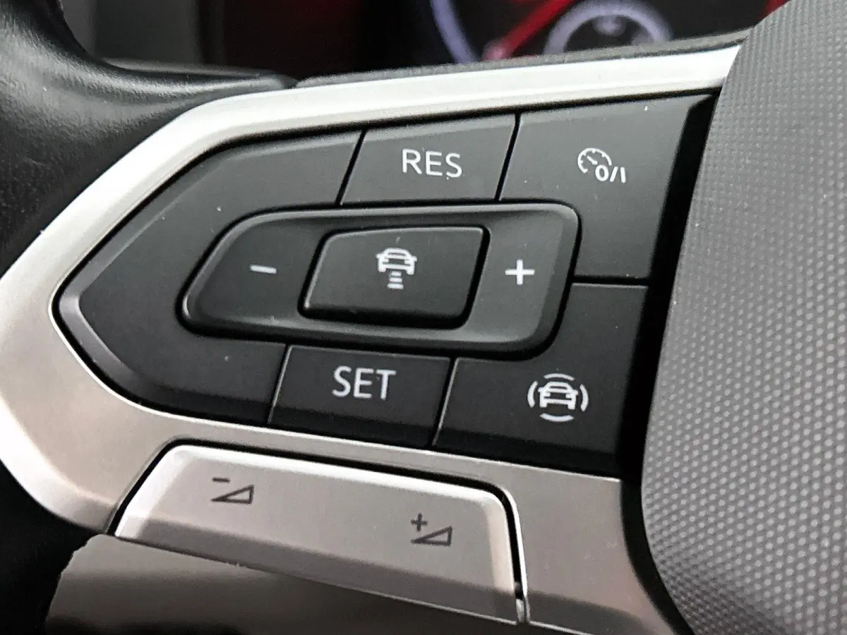 2.0 TDI L2H1 Automaat Dubbele Cabine Airco Cruise Control Navigatie Parkeersensoren