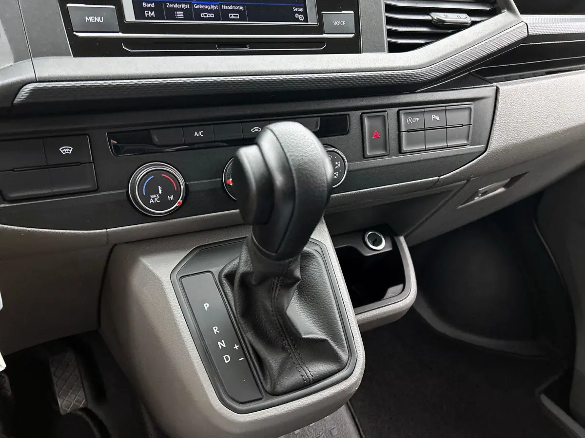 2.0 TDI L2H1 Automaat Dubbele Cabine Airco Cruise Control Navigatie Parkeersensoren