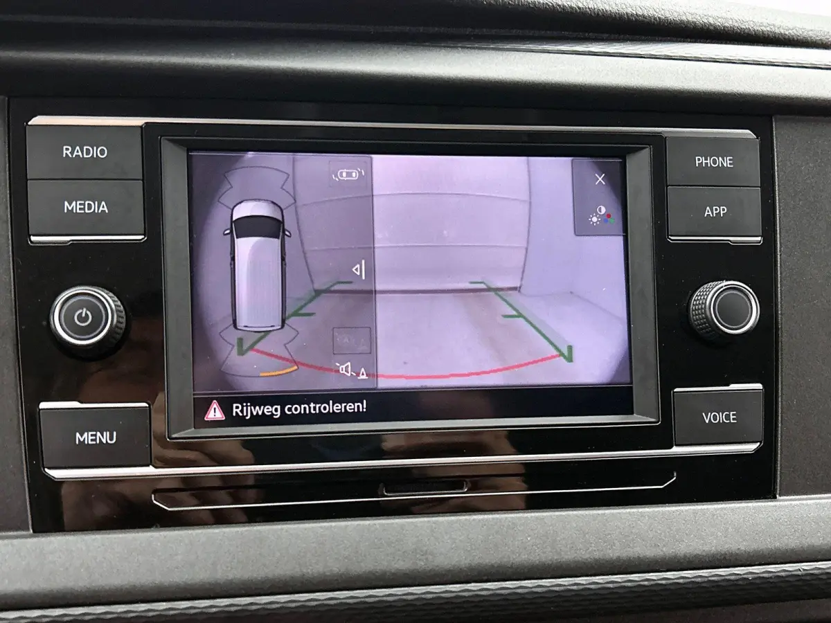 2.0 TDI L2H1 Automaat Dubbele Cabine Airco Cruise Control Navigatie Parkeersensoren