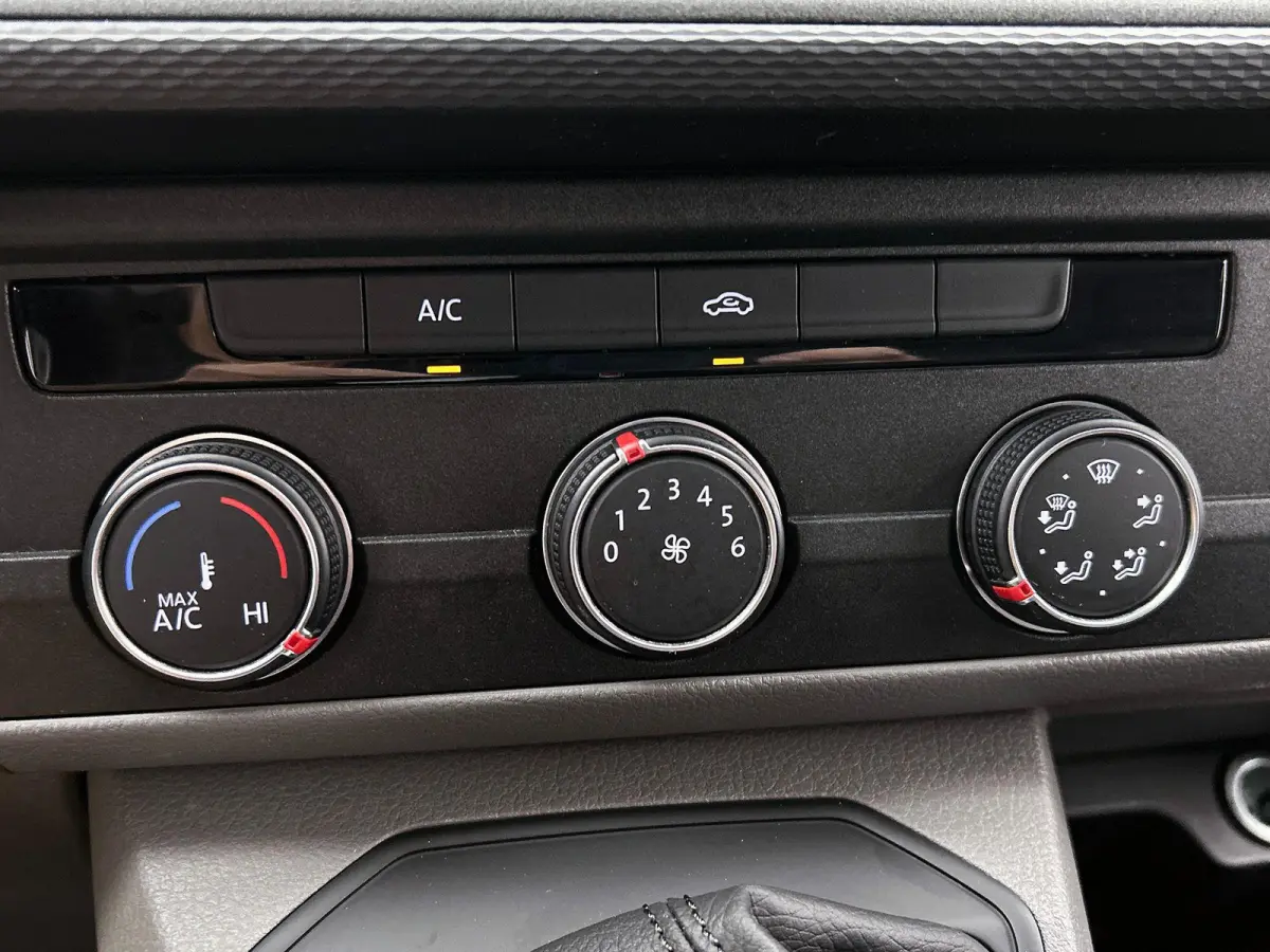 2.0 TDI L2H1 Automaat Dubbele Cabine Airco Cruise Control Navigatie Parkeersensoren
