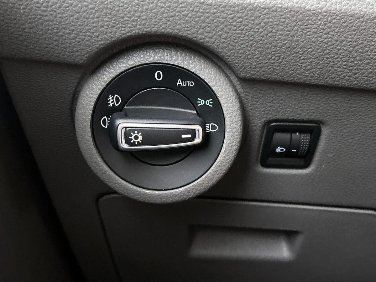 2.0 TDI L2H1 Automaat Dubbele Cabine Airco Cruise Control Navigatie Parkeersensoren