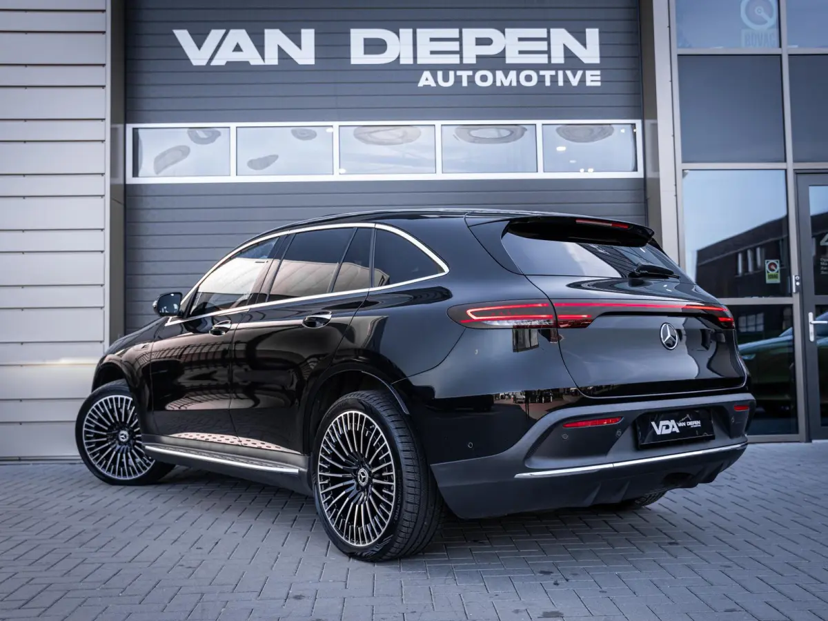 400 4MATIC Premium Plus 80 kWh ///AMG - Burmester l Pano l Laser Shield