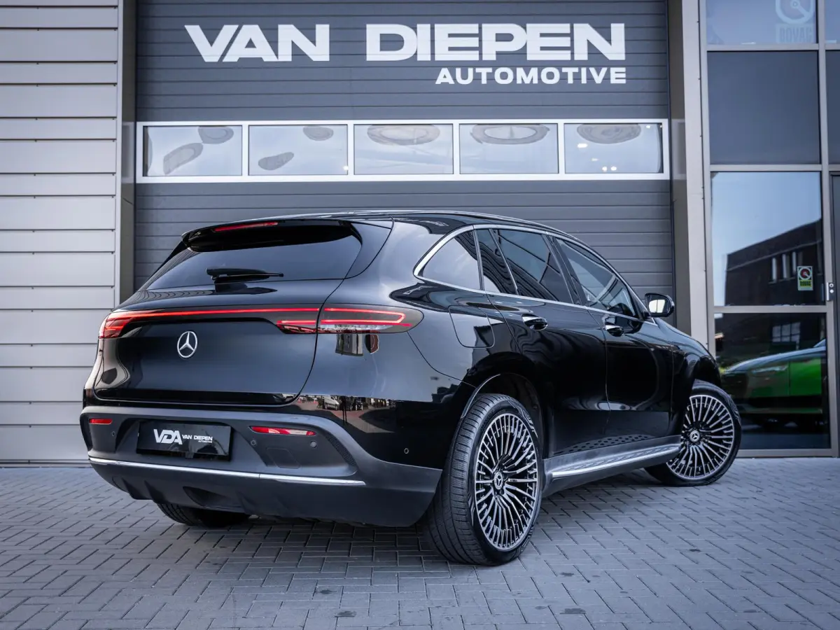 400 4MATIC Premium Plus 80 kWh ///AMG - Burmester l Pano l Laser Shield
