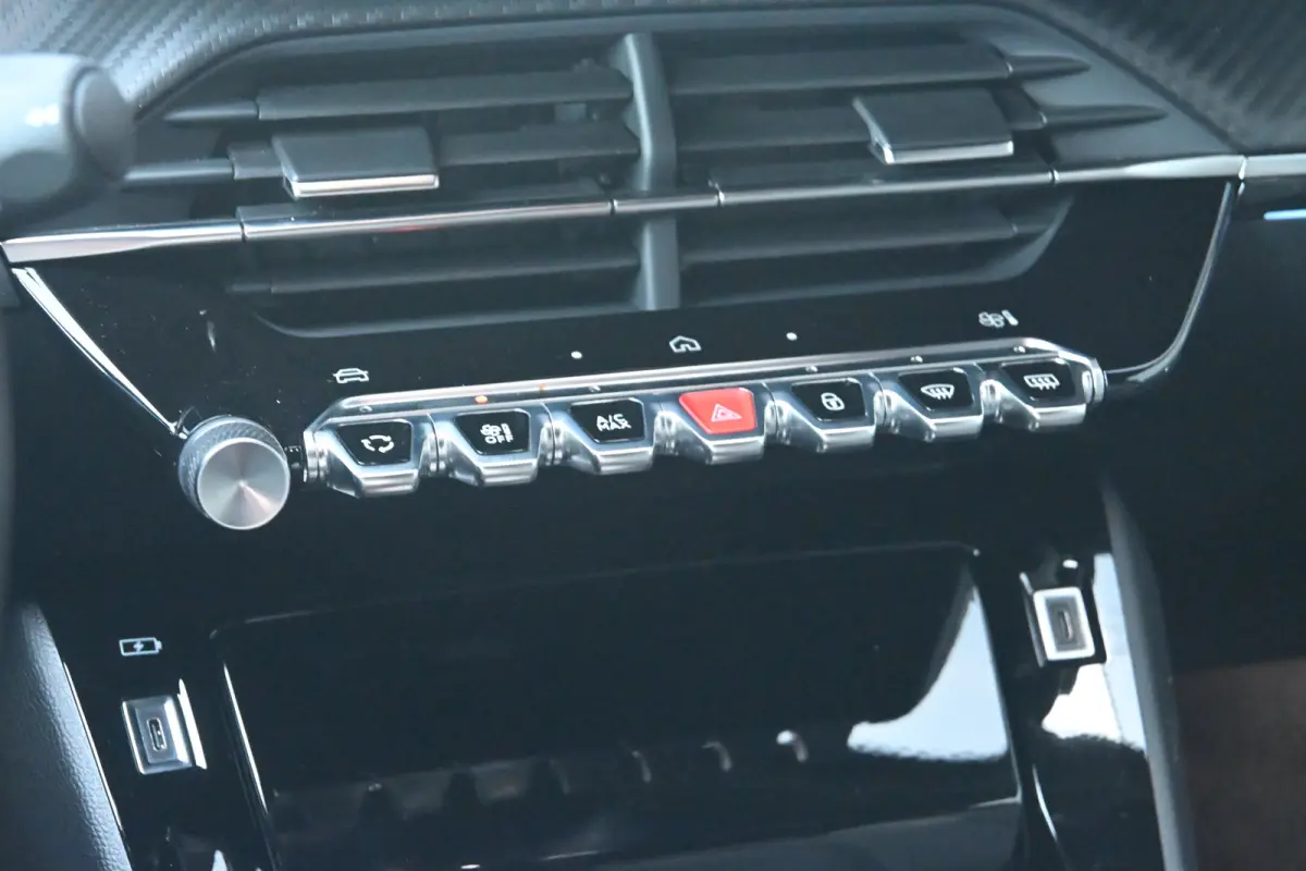 1.2 Hybrid 136 GT | Navigatie | Afn. Trekhaak | Achteruitrijcamera | Climate Control | Apple Carplay & Android Auto | !!