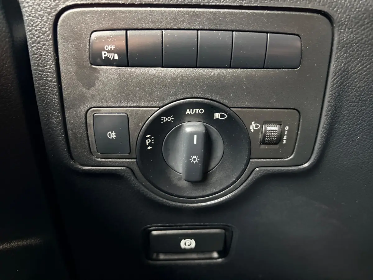 Servicewagen Automaat 114 CDI 140pk L1H1 BOTT inrichting, Victron omvormer v230, Standkachel, RIJKLAARPRIJS!