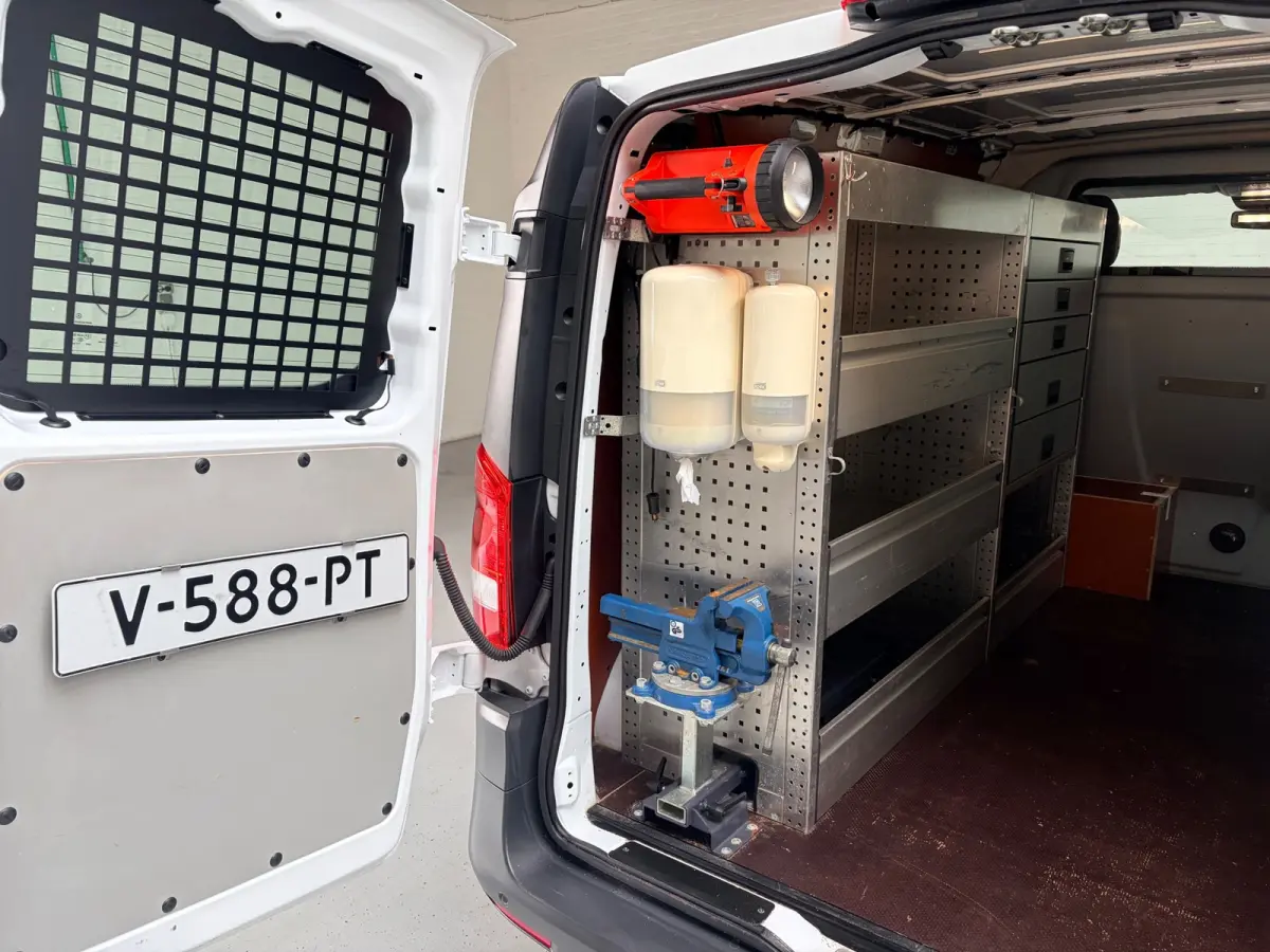 Servicewagen Automaat 114 CDI 140pk L1H1 BOTT inrichting, Victron omvormer v230, Standkachel, RIJKLAARPRIJS!