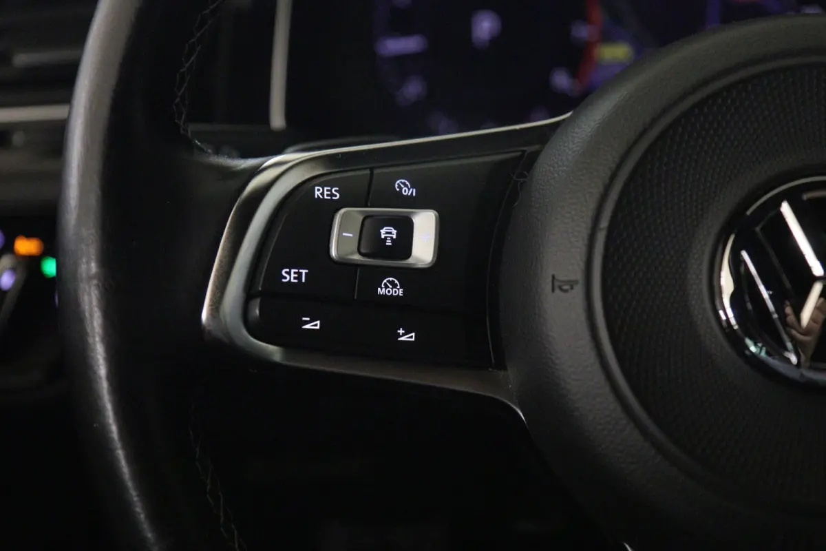1.5 TSI Highline Business R Pano/Carplay/Cam/Navi/Vol