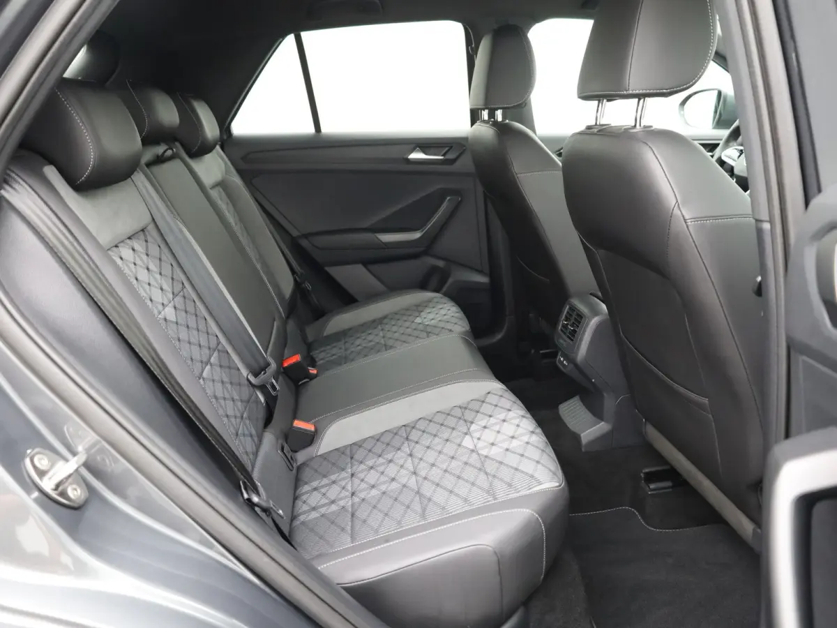 1.5 TSI R-Line | IQ Light | Navi | Stoelverw. | Prijs Rijklaar!!