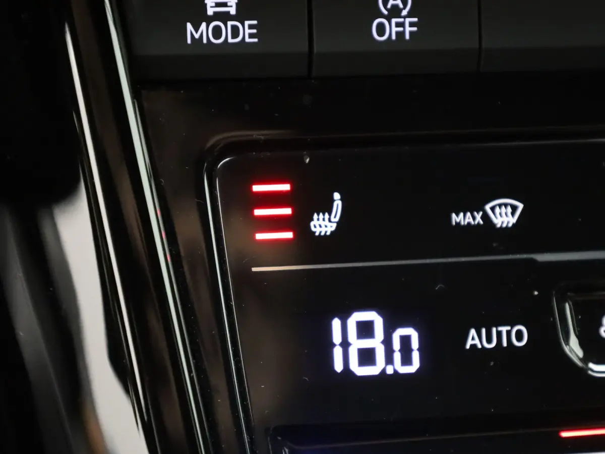 1.5 TSI R-Line | IQ Light | Navi | Stoelverw. | Prijs Rijklaar!!