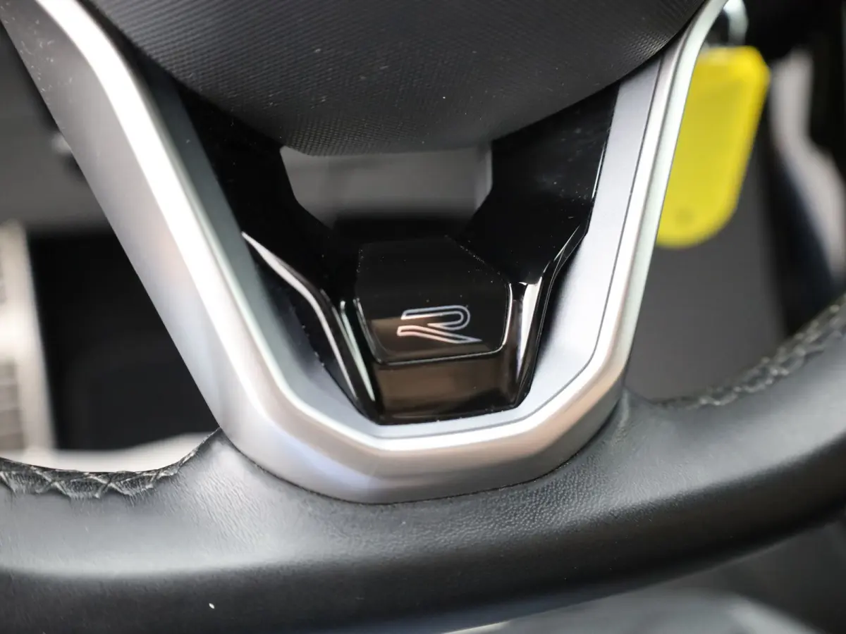 1.5 TSI R-Line | IQ Light | Navi | Stoelverw. | Prijs Rijklaar!!