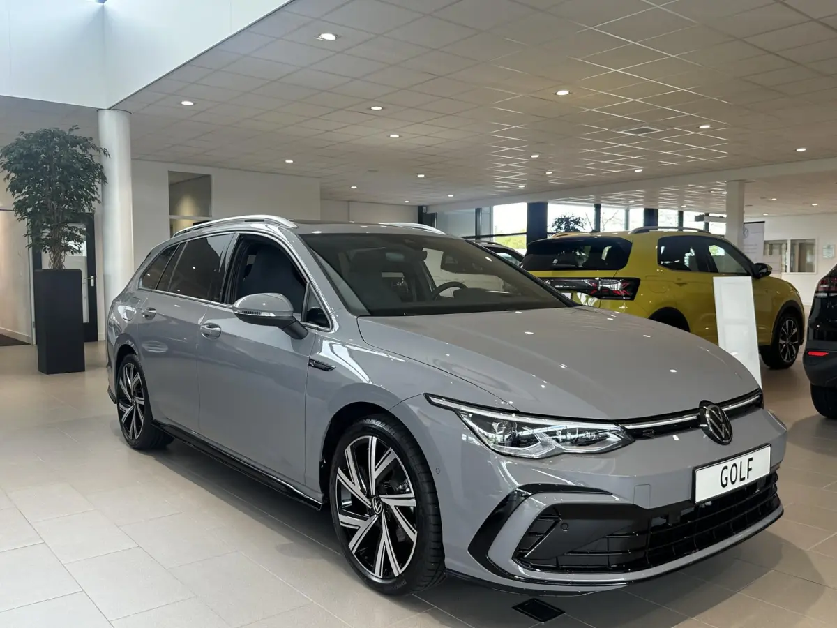 1.5 eTSI R-Line Business+ | Panoramisch dak | Harman & Kardon Audio | Camera | Elektrische achterklep | Heads-up display |