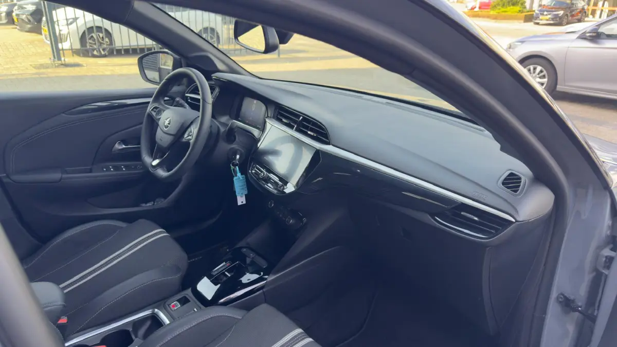 1.2 Turbo Hybrid GS | Camera achter | Apple Carplay / Android Auto | Dodehoek detectie | Airco | 16" LMV |