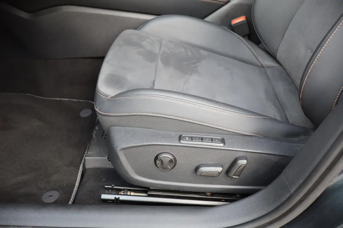 1.5 TSI e-Hybrid 204pk Business | Panoramadak | Navigatie | Achteruitrijcamera