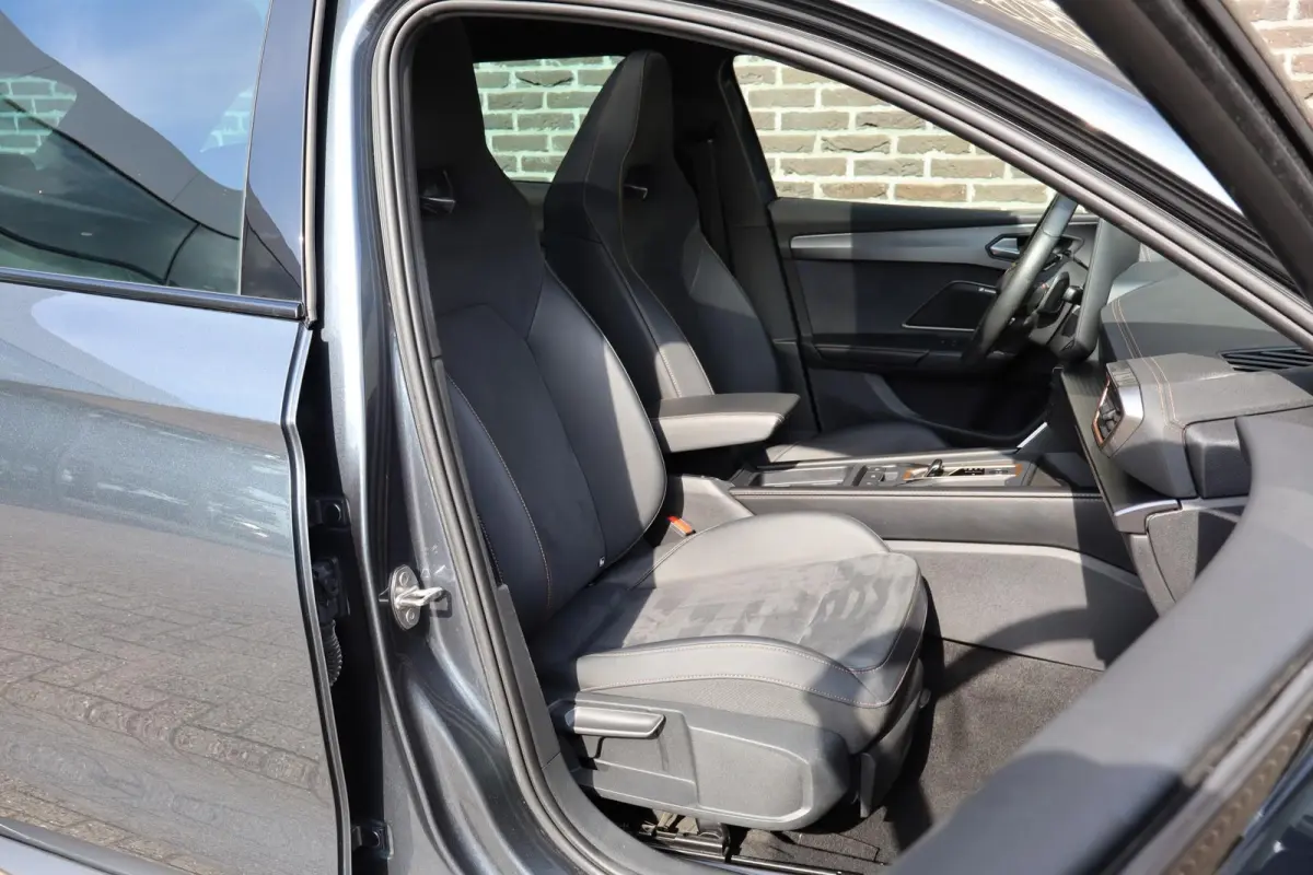 1.5 TSI e-Hybrid 204pk Business | Panoramadak | Navigatie | Achteruitrijcamera