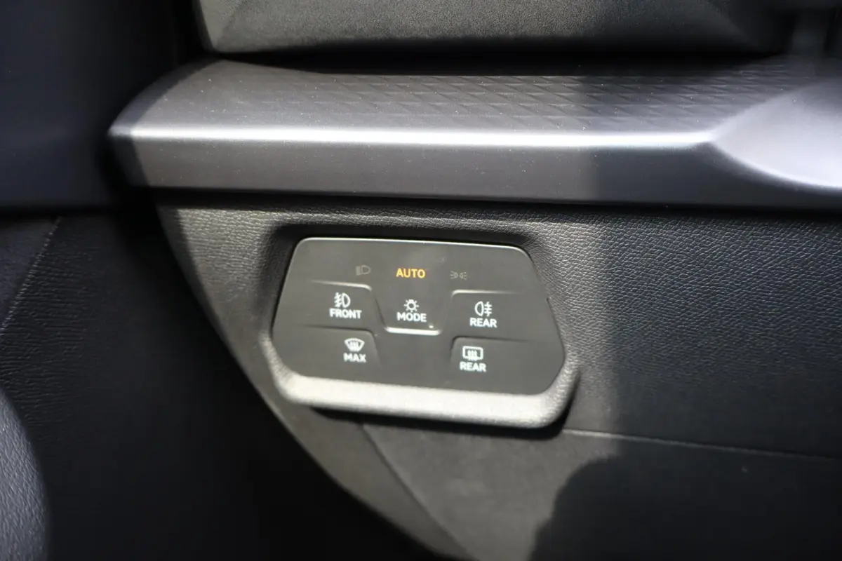 1.5 TSI e-Hybrid 204pk Business | Panoramadak | Navigatie | Achteruitrijcamera
