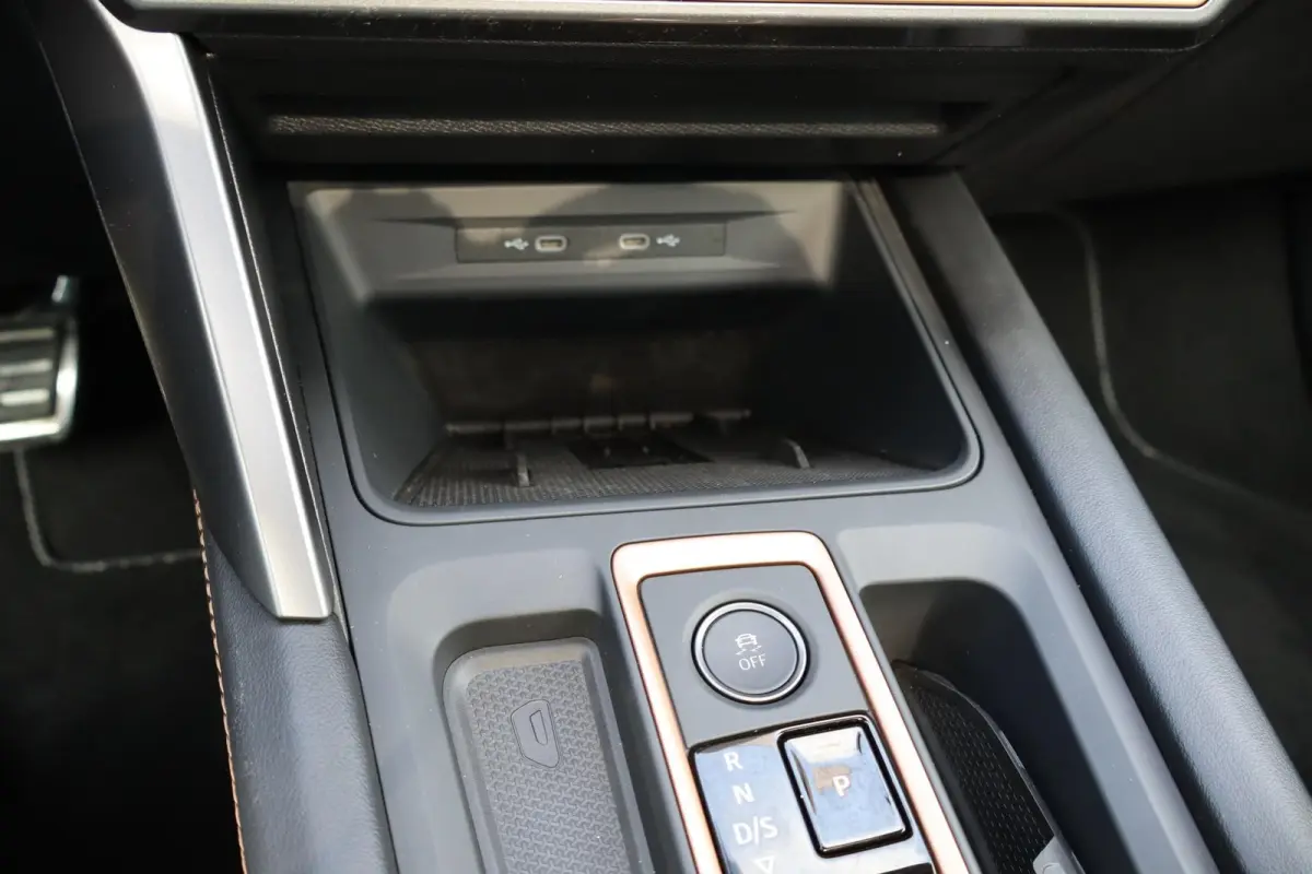 1.5 TSI e-Hybrid 204pk Business | Panoramadak | Navigatie | Achteruitrijcamera
