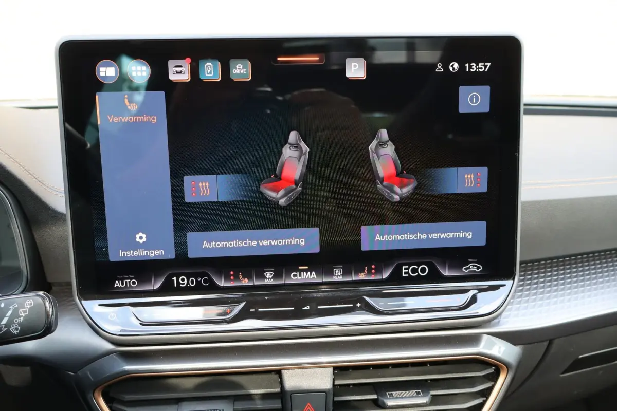 1.5 TSI e-Hybrid 204pk Business | Panoramadak | Navigatie | Achteruitrijcamera