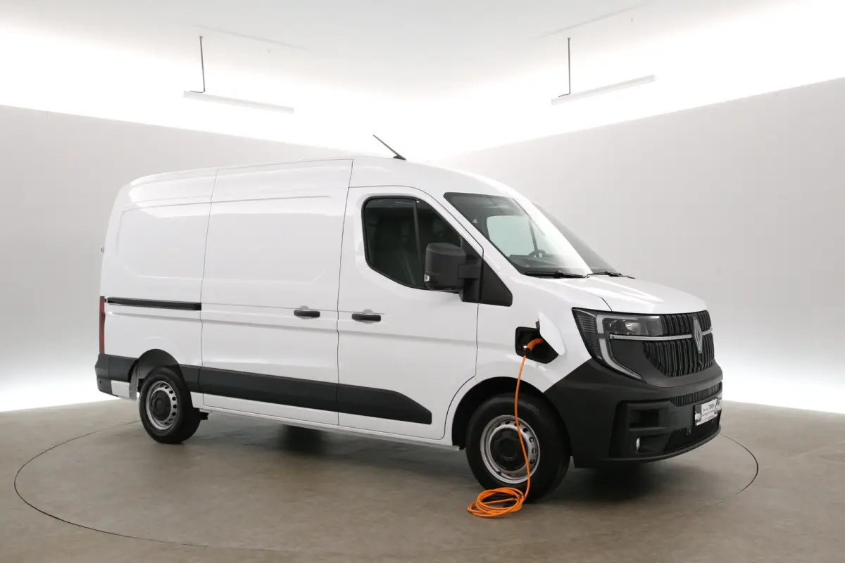3.5t Long Range 87 kWh L2H2 | Snelladen | SOH 99% | Clima | Camera | Carplay | Virtual | Cruise | 3 Zits | Parkeersens. | LED