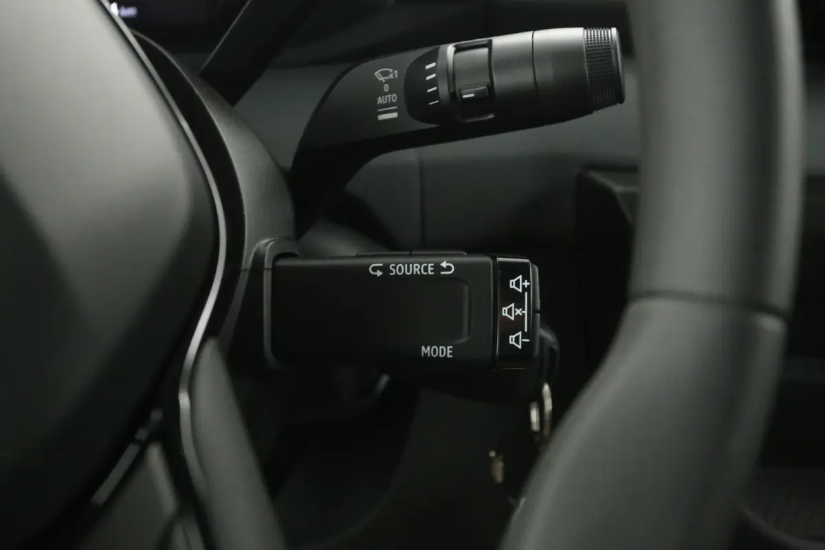 3.5t Long Range 87 kWh L2H2 | Snelladen | SOH 99% | Clima | Camera | Carplay | Virtual | Cruise | 3 Zits | Parkeersens. | LED