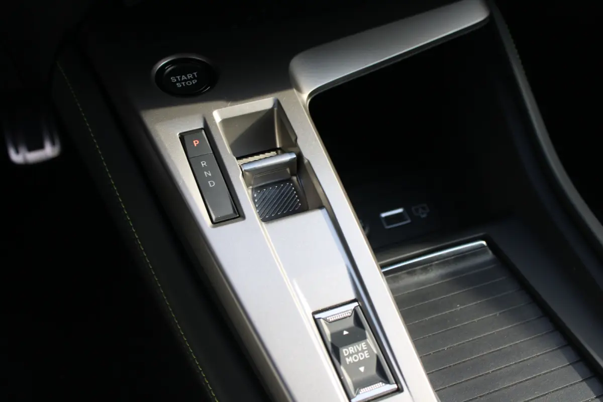 GT 54 kWh | SOH 98% | Fase 3 laden | Nieuw model | 6.500km | Warmtepomp | Luxe stoelen | Alcantara |