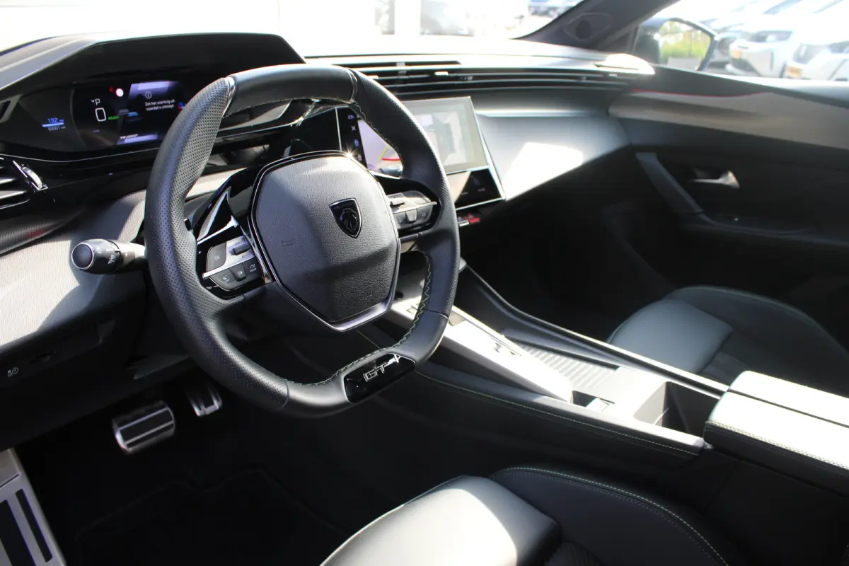 GT 54 kWh | SOH 98% | Fase 3 laden | Nieuw model | 6.500km | Warmtepomp | Luxe stoelen | Alcantara |