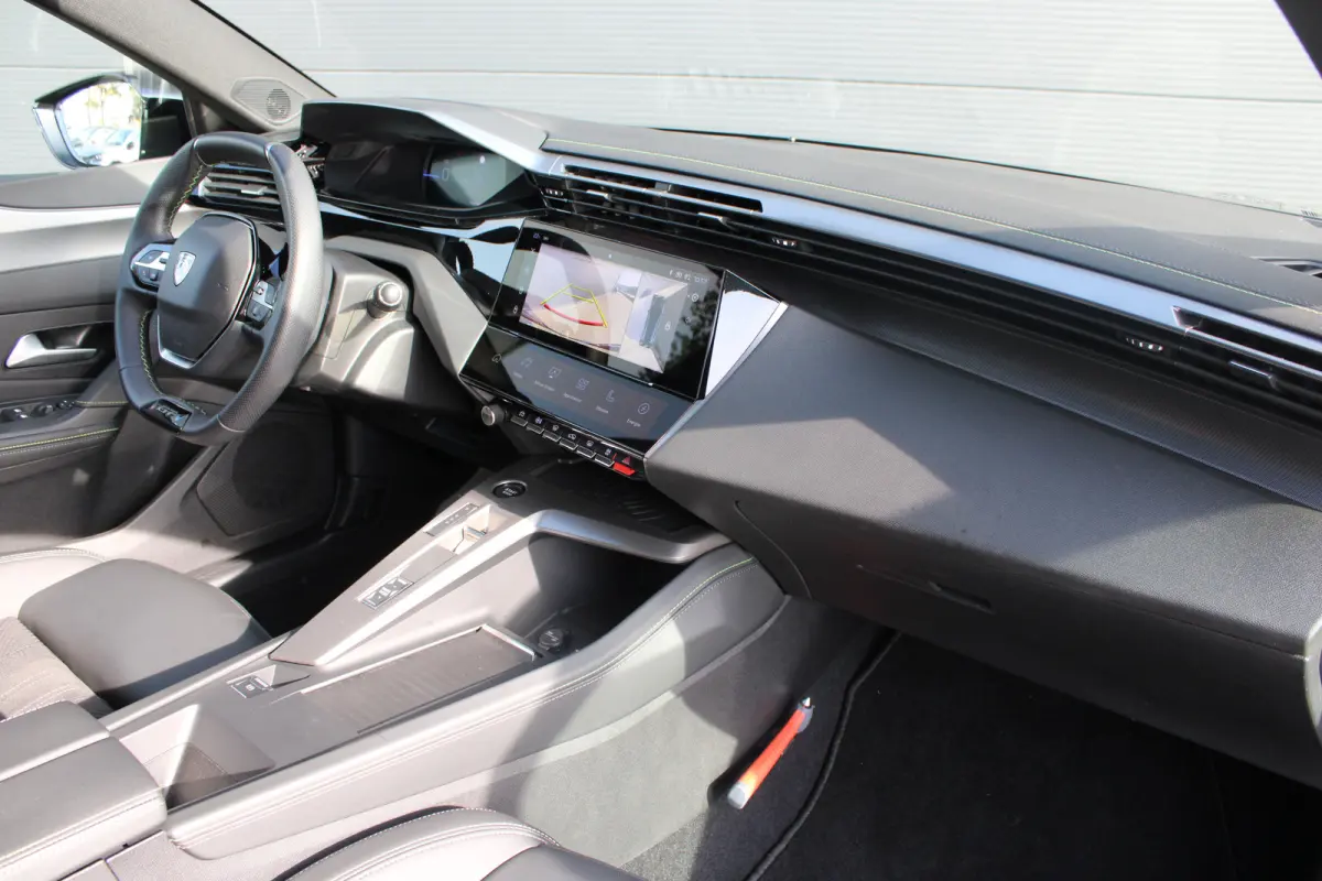 GT 54 kWh | SOH 98% | Fase 3 laden | Nieuw model | 6.500km | Warmtepomp | Luxe stoelen | Alcantara |