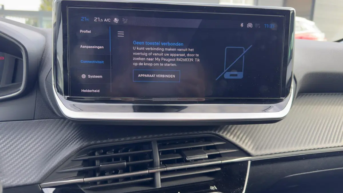 Hybrid 100 e-DCS6 Allure | NL auto | Parkeer sensoren voor & achter | Apple Carplay / Android Auto | 16" LMV | Climate Control |