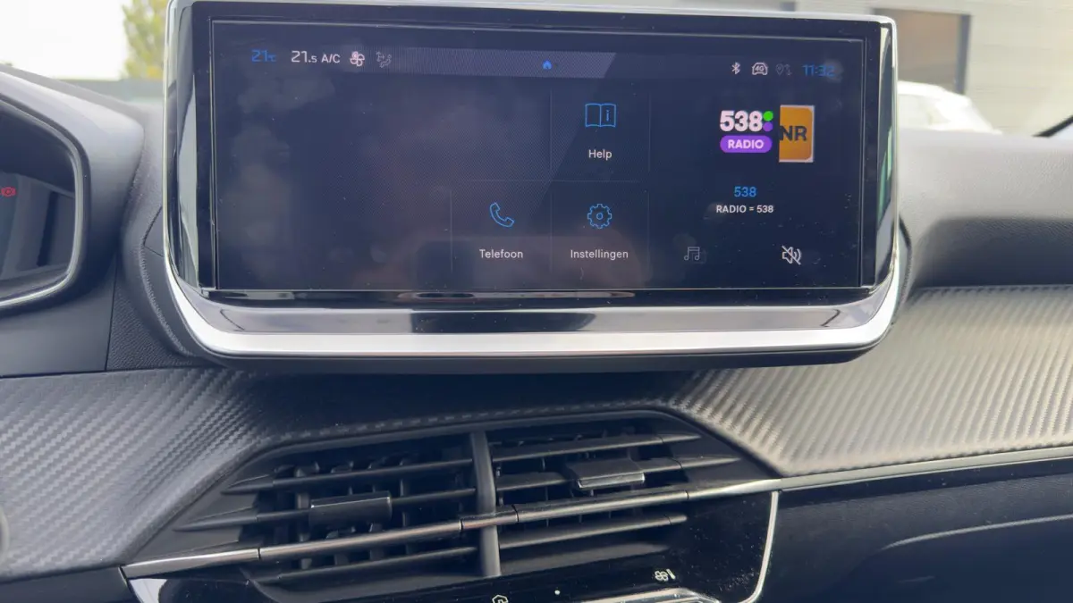 Hybrid 100 e-DCS6 Allure | NL auto | Parkeer sensoren voor & achter | Apple Carplay / Android Auto | 16" LMV | Climate Control |
