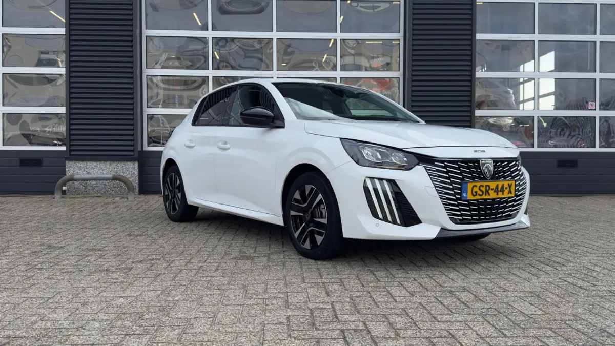Hybrid 100 e-DCS6 Allure | NL auto | Parkeer sensoren voor & achter | Apple Carplay / Android Auto | 16" LMV | Climate Control |