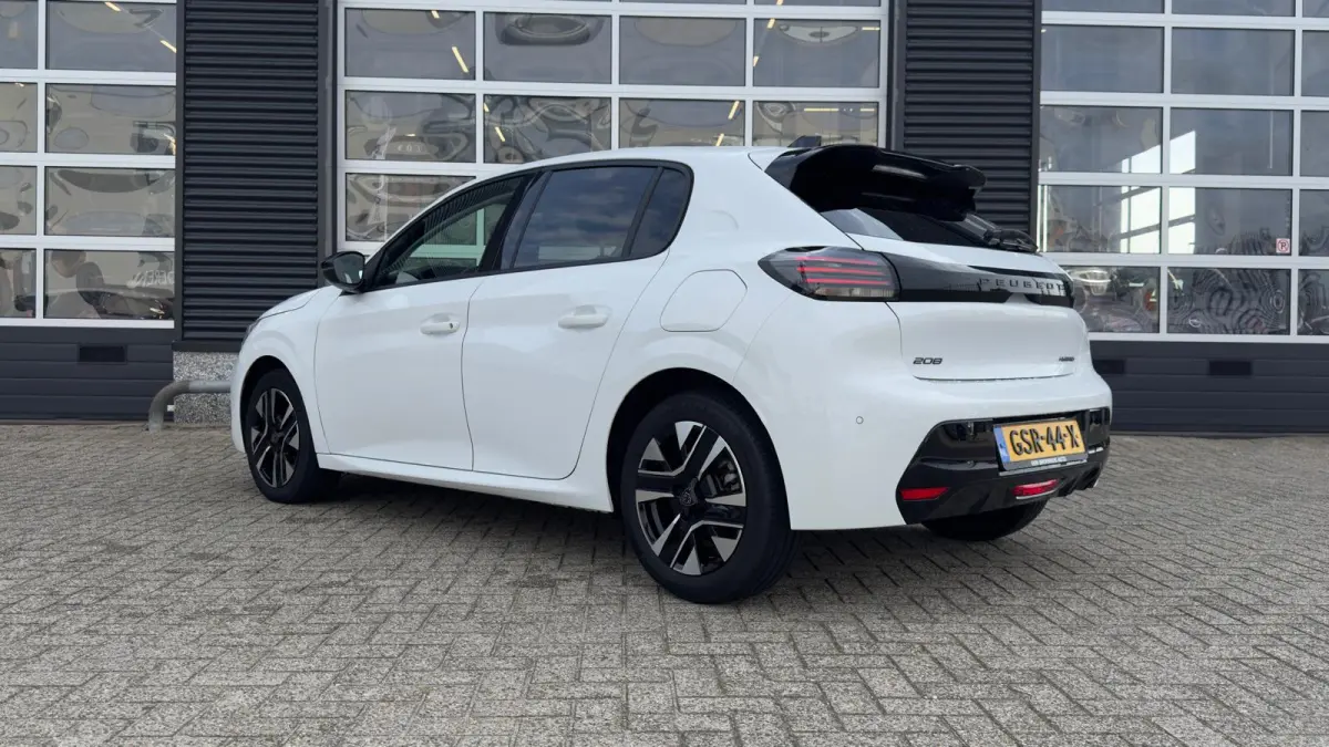Hybrid 100 e-DCS6 Allure | NL auto | Parkeer sensoren voor & achter | Apple Carplay / Android Auto | 16" LMV | Climate Control |