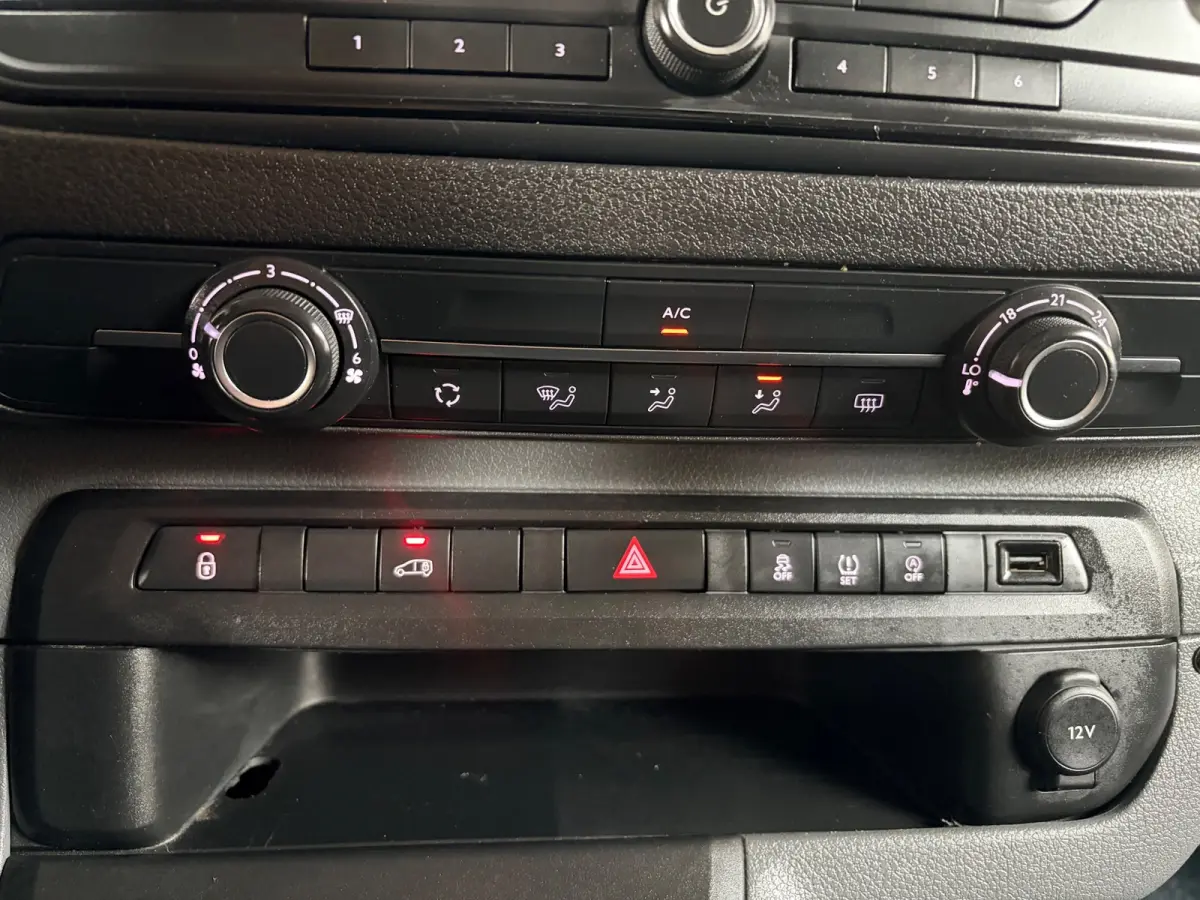 Servicewagen 1.5 BlueHDI 100 M Club euro6 L2H1 V230 omvormer BOTT inrichting Trekhaak, RIJKLAARPRIJS!