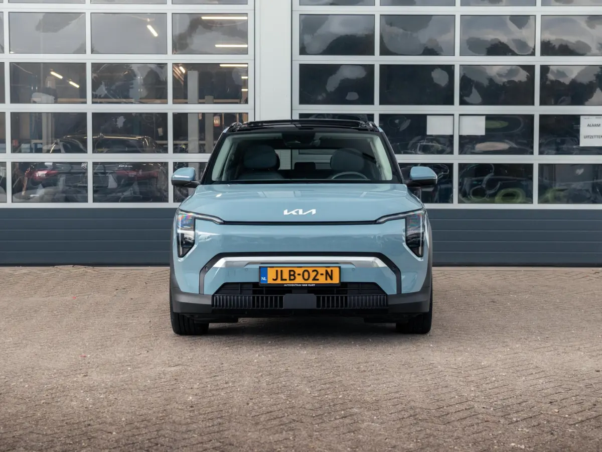 Plus Advanced 81.4 kWh l Long range l Schuifkantel dak l Stoel en stuurwielverwarming l Lederlook bekleding l Accu SOH 99,1 % l