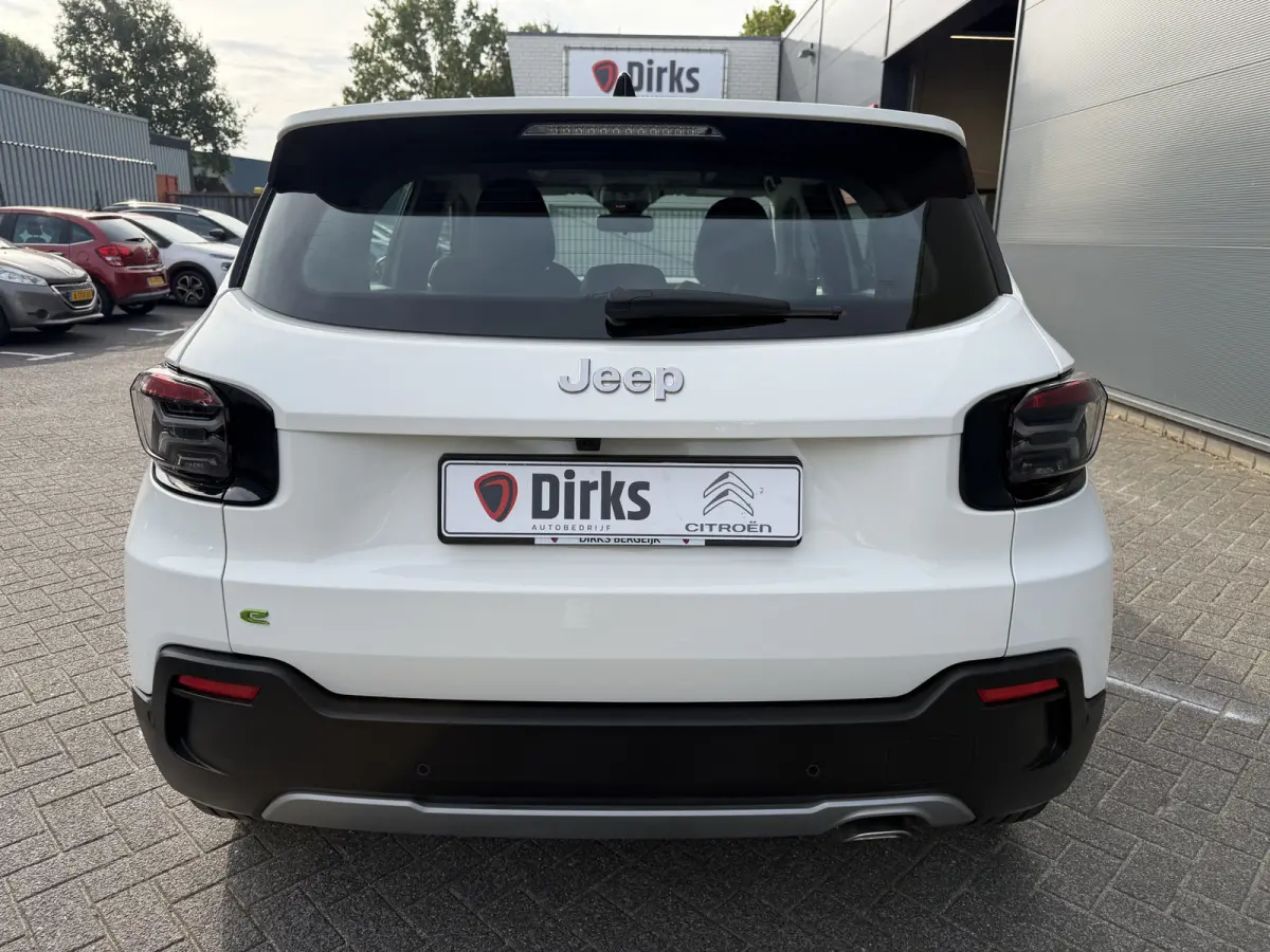 1.2 e-Hybrid Altitude (Elektrische Klep - JBL - Keyless Entry - Adaptieve Cruise Controle - LED - Automatische Airco - Navigatie - Apple Carplay)