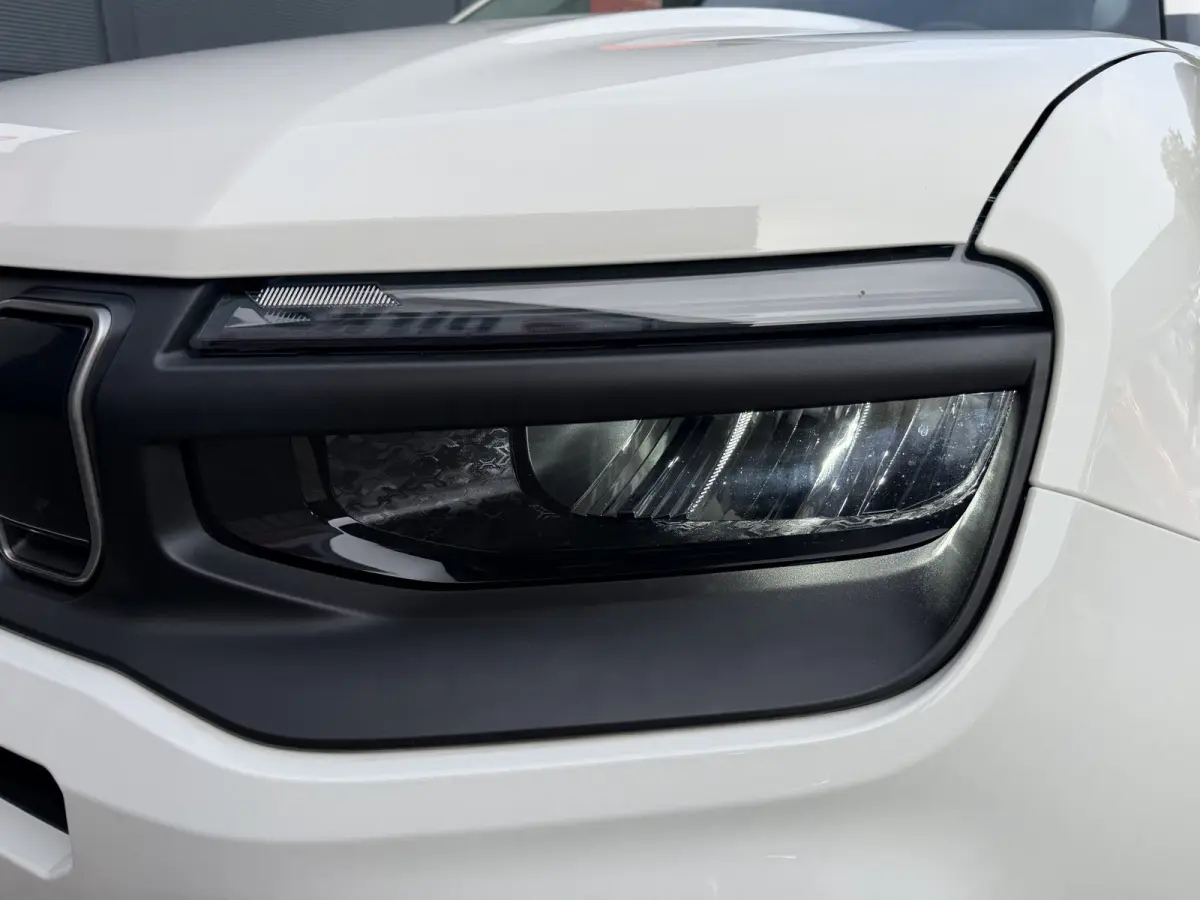 1.2 e-Hybrid Altitude (Elektrische Klep - JBL - Keyless Entry - Adaptieve Cruise Controle - LED - Automatische Airco - Navigatie - Apple Carplay)