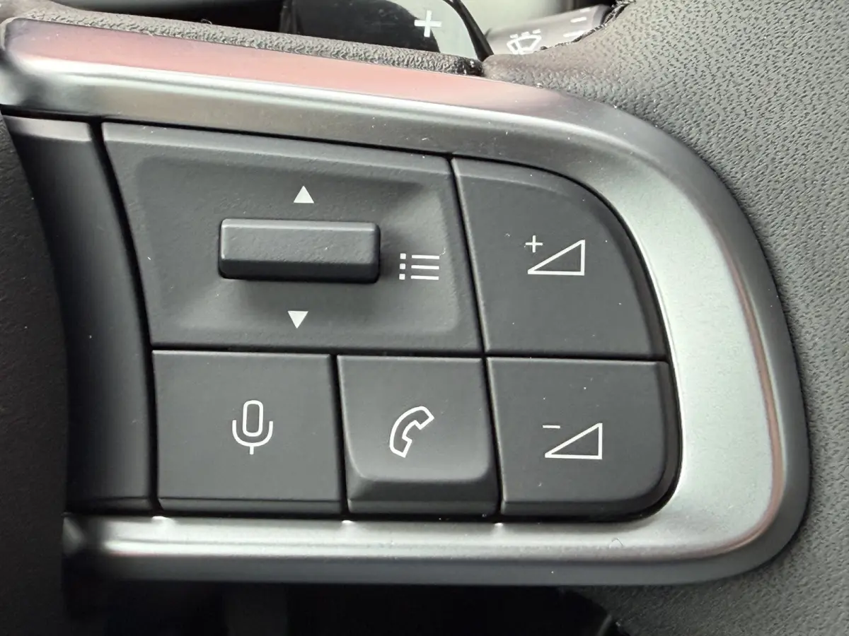 1.2 e-Hybrid Altitude (Elektrische Klep - JBL - Keyless Entry - Adaptieve Cruise Controle - LED - Automatische Airco - Navigatie - Apple Carplay)