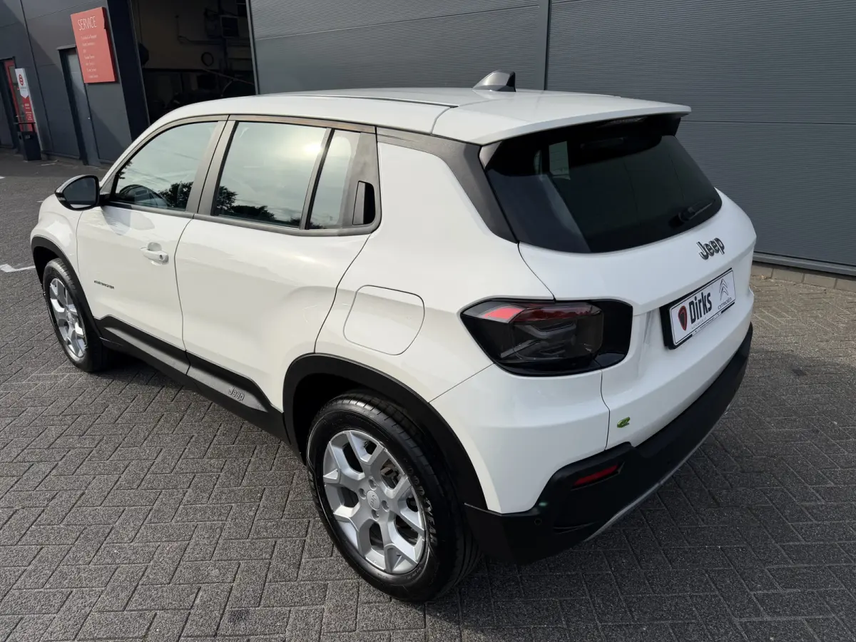1.2 e-Hybrid Altitude (Elektrische Klep - JBL - Keyless Entry - Adaptieve Cruise Controle - LED - Automatische Airco - Navigatie - Apple Carplay)