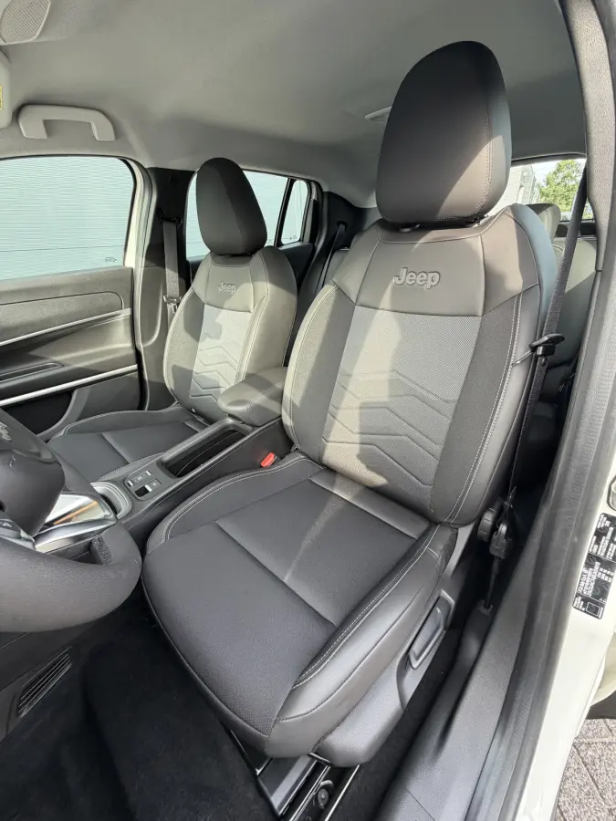 1.2 e-Hybrid Altitude (Elektrische Klep - JBL - Keyless Entry - Adaptieve Cruise Controle - LED - Automatische Airco - Navigatie - Apple Carplay)