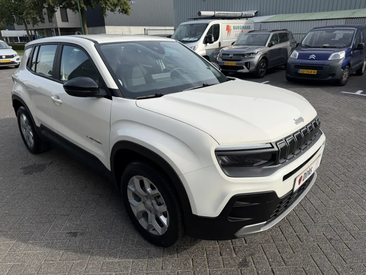 1.2 e-Hybrid Altitude (Elektrische Klep - JBL - Keyless Entry - Adaptieve Cruise Controle - LED - Automatische Airco - Navigatie - Apple Carplay)