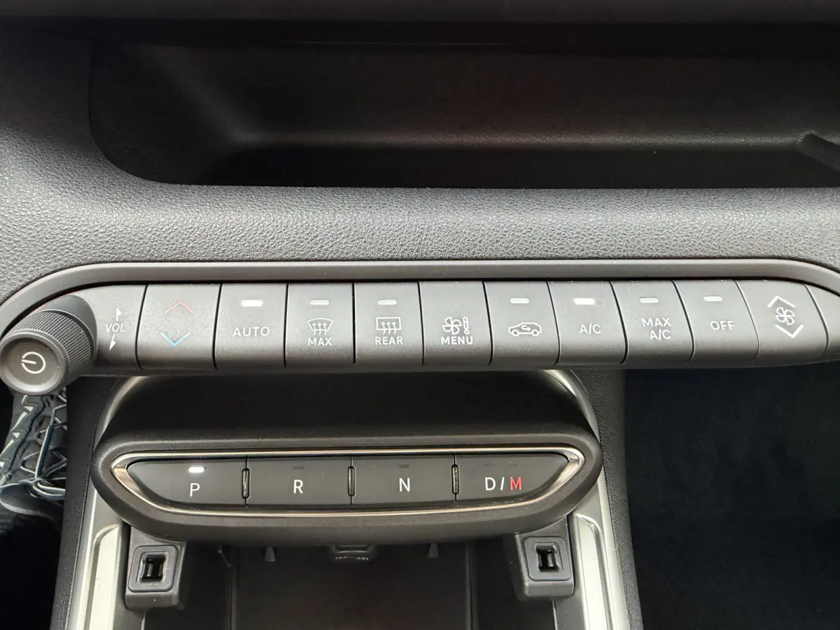 1.2 e-Hybrid Altitude (Elektrische Klep - JBL - Keyless Entry - Adaptieve Cruise Controle - LED - Automatische Airco - Navigatie - Apple Carplay)