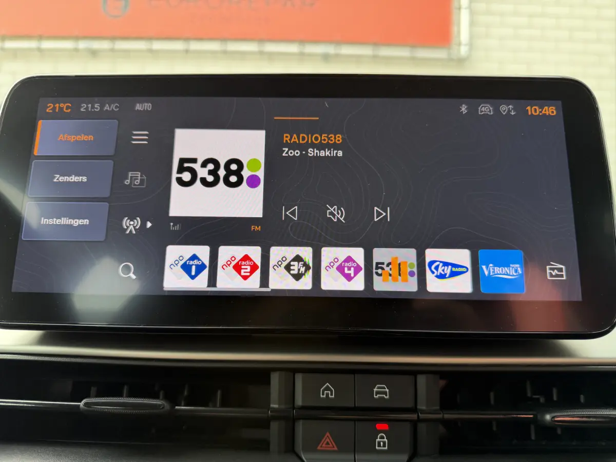 1.2 e-Hybrid Altitude (Elektrische Klep - JBL - Keyless Entry - Adaptieve Cruise Controle - LED - Automatische Airco - Navigatie - Apple Carplay)