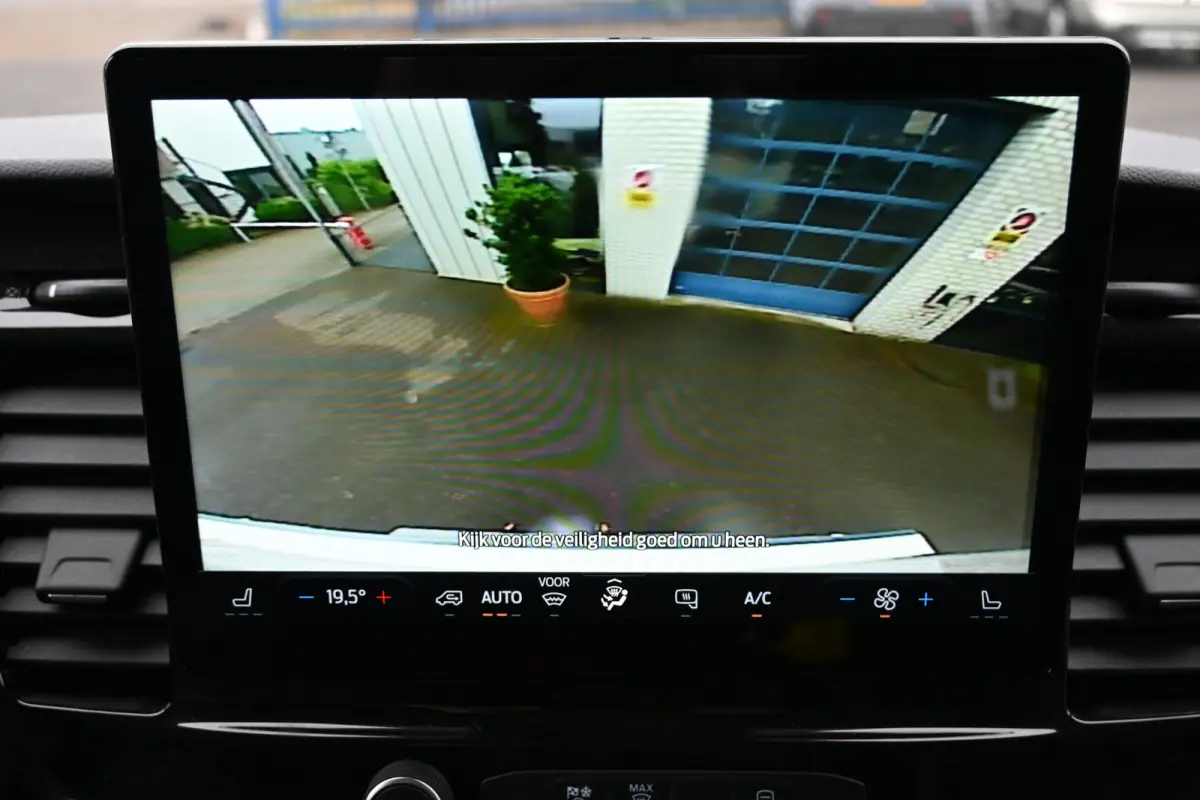 68kWh 390L Trend Bakwagen met Dhollandia laadklep Navigatie met camera, Zijdeur