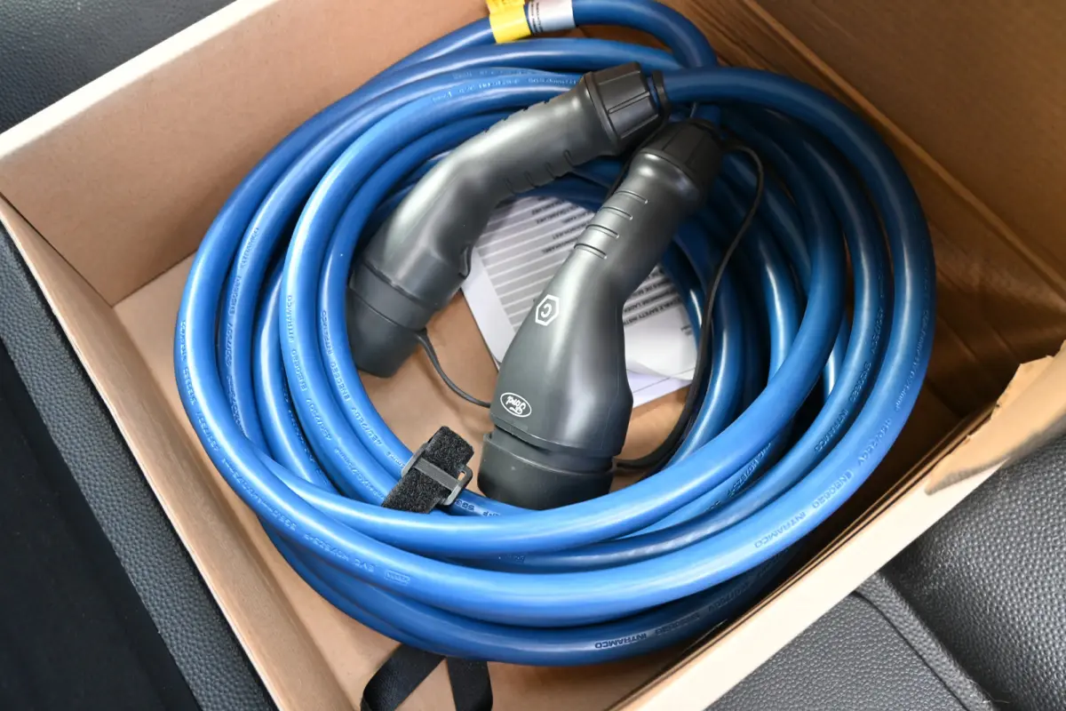68kWh 390L Trend Bakwagen met Dhollandia laadklep Navigatie met camera, Zijdeur