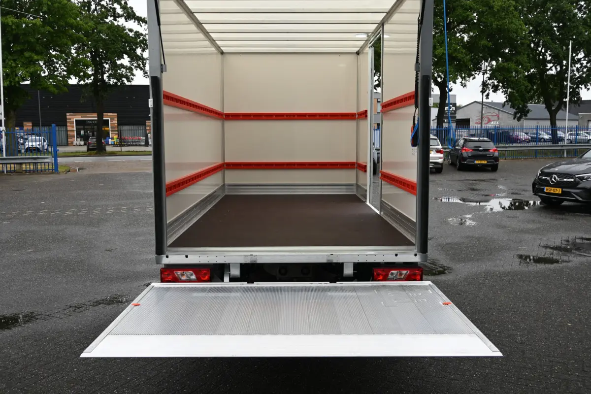 68kWh 390L Trend Bakwagen met Dhollandia laadklep Navigatie met camera, Zijdeur