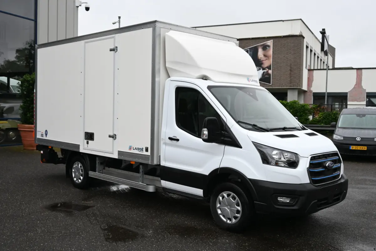 68kWh 390L Trend Bakwagen met Dhollandia laadklep Navigatie met camera, Zijdeur