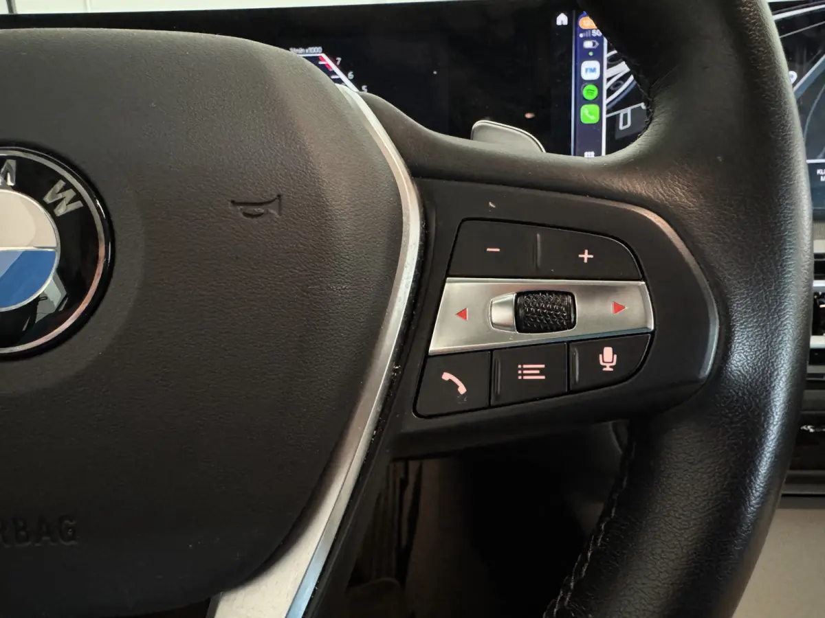 NEW 318IA 2.0 156PK AUT. NAVI/LED/PDC/CARPLAY