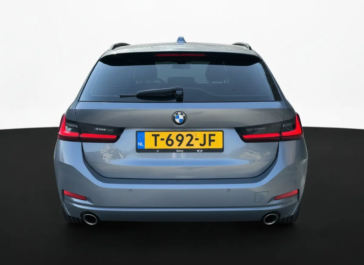 NEW 318IA 2.0 156PK AUT. NAVI/LED/PDC/CARPLAY
