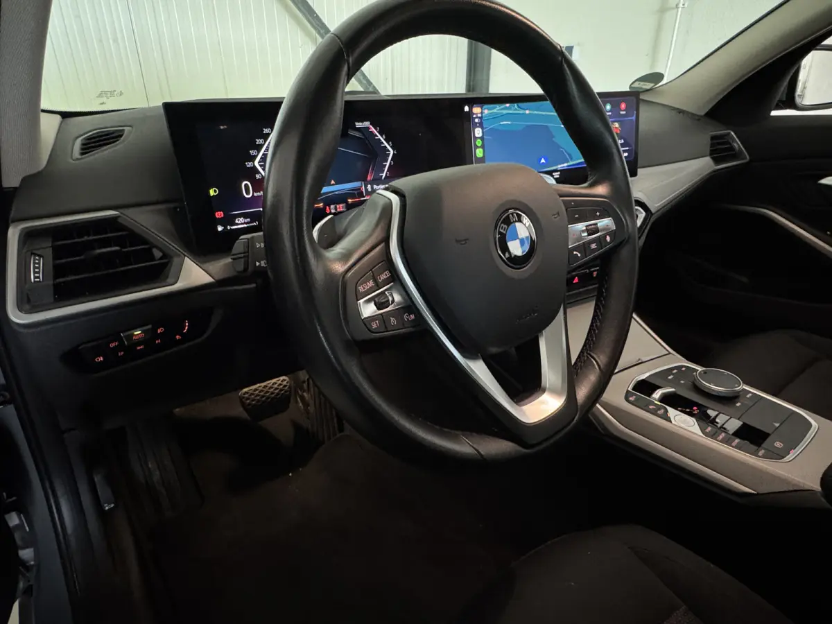 NEW 318IA 2.0 156PK AUT. NAVI/LED/PDC/CARPLAY