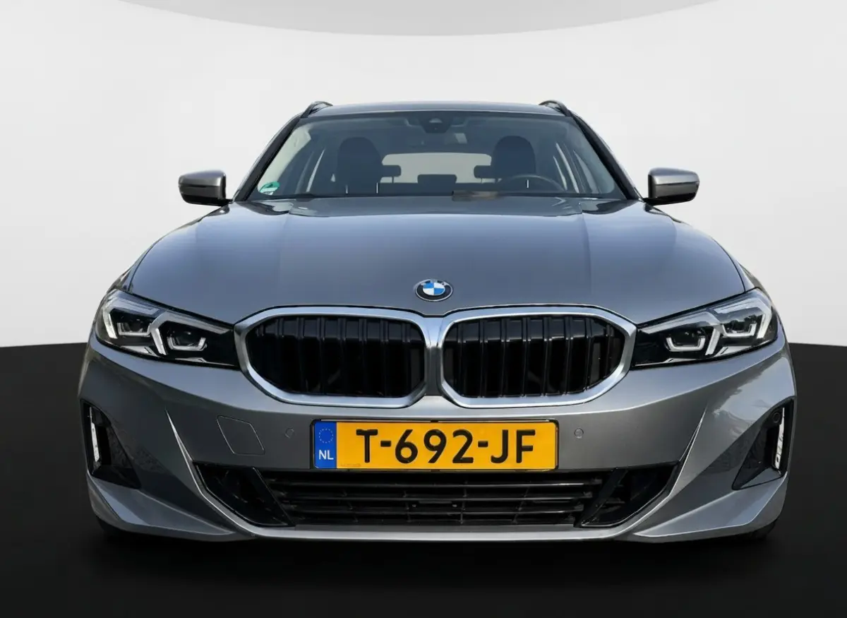 NEW 318IA 2.0 156PK AUT. NAVI/LED/PDC/CARPLAY